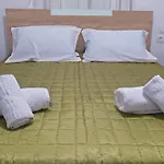Cozy Ground Floor - Up To 5 *