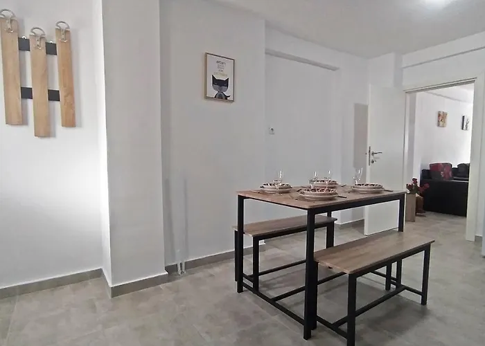 Cozy Ground Floor - Up To 5 *